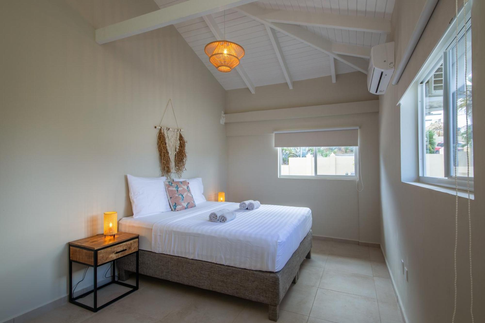 Jt Curacao Apartments Jan Thiel Oda fotoğraf